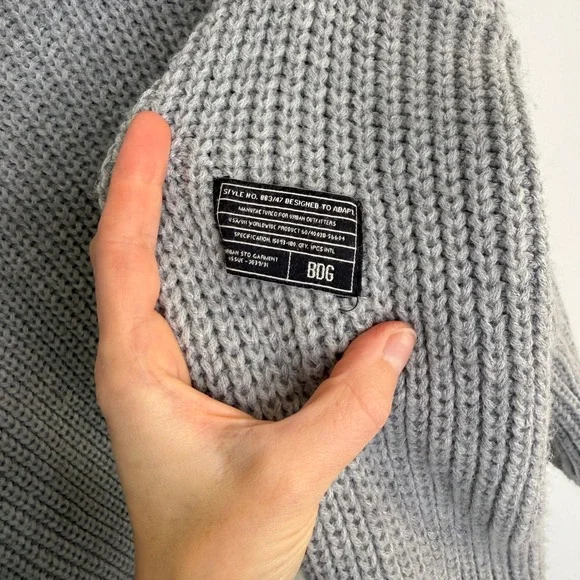 C30 BDG Urban Outfitters Sweater Womens Gray Cropped Ribbed Pullover Sexy Logo - Picture 4 of 6
